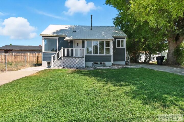 Property Photo:  522 Clay Street  ID 83254 