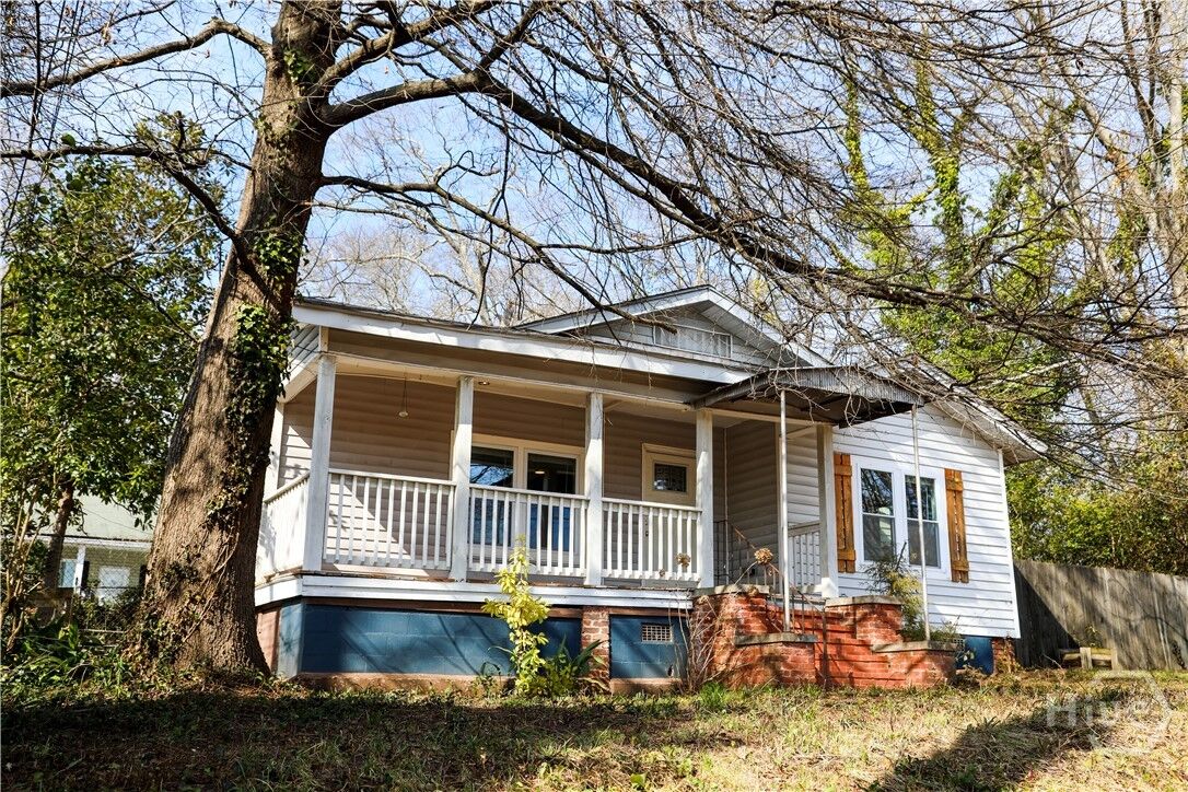 Property Photo: 1398 Hancock Avenue W GA 30606