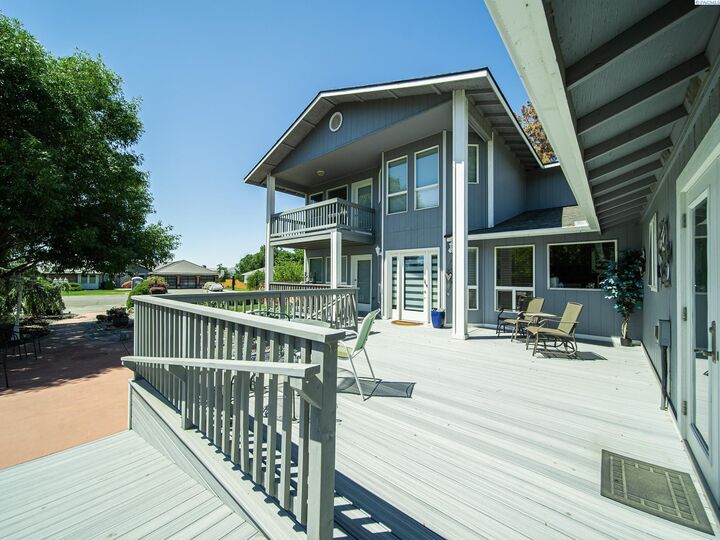 Property Photo: 9505 Sturgis Road WA 99301