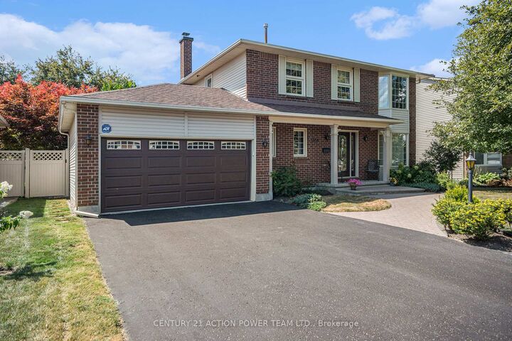 Property Photo: 1358 Turner Crescent ON K1E 2Y4