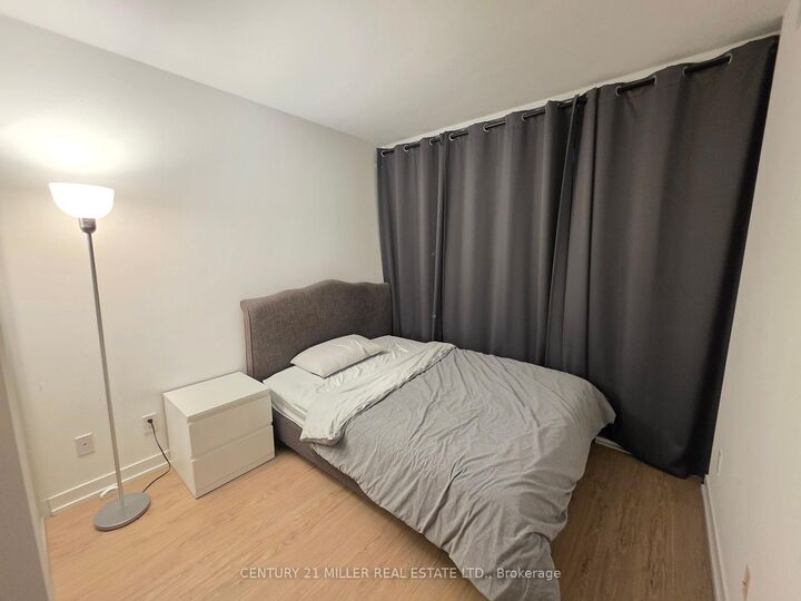 Property Photo: 85 Wood Street 1005 ON M4Y 0E8