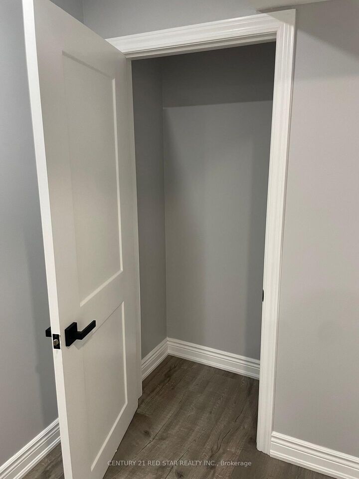 Photo de la propriété: 1448 Willowdown Road ON L6L 1X3