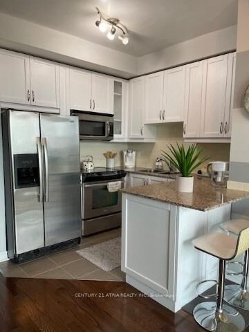 Property Photo: 18 Holmes Avenue 1412 ON M2N 0E1