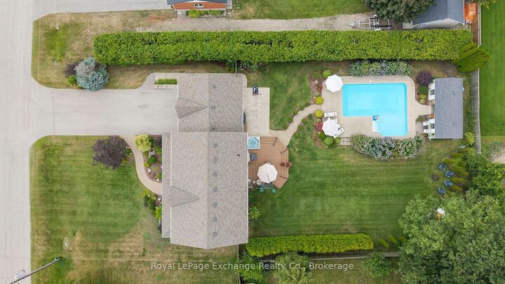 Property Photo: 985 Heritage Drive ON N2Z 0B9
