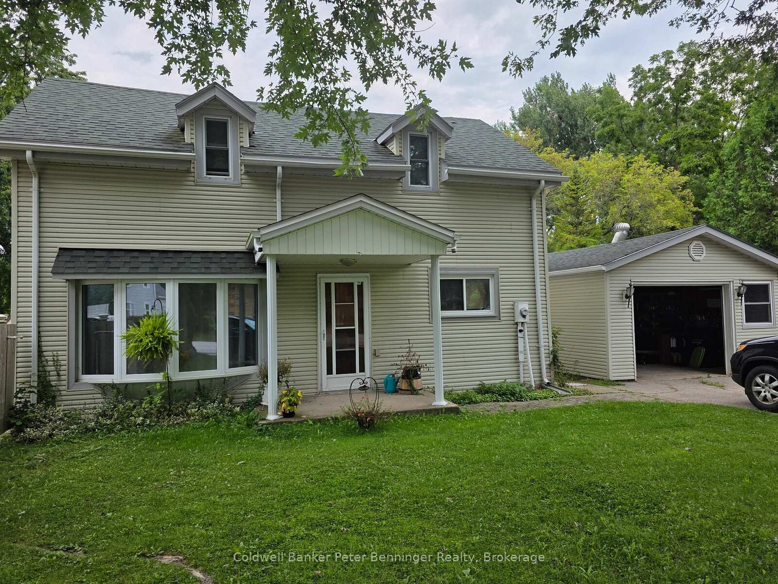 Property Photo:  233 Queen Street S  ON N0G 2N0 