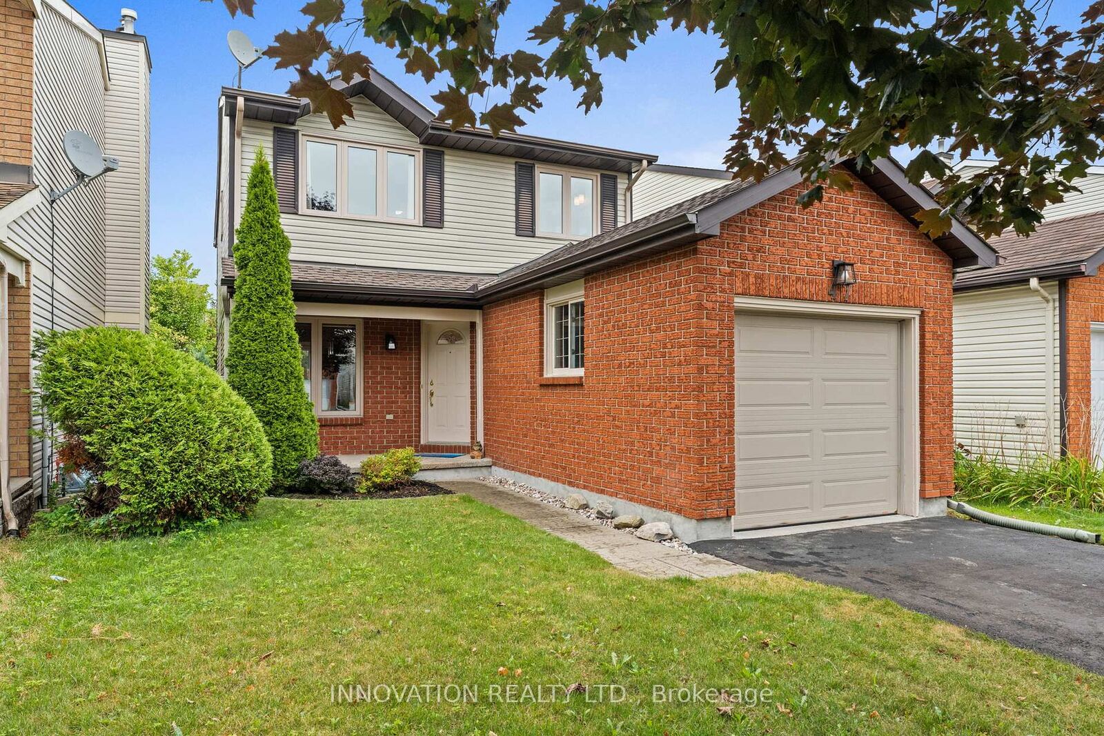 Property Photo: 47 Saddle Crescent ON K1G 5L3