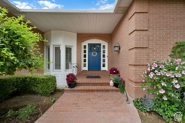 Property Photo: 4972 S Boabab Cir UT 84117