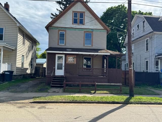 Property Photo:  14 Madison Avenue  PA 16365 