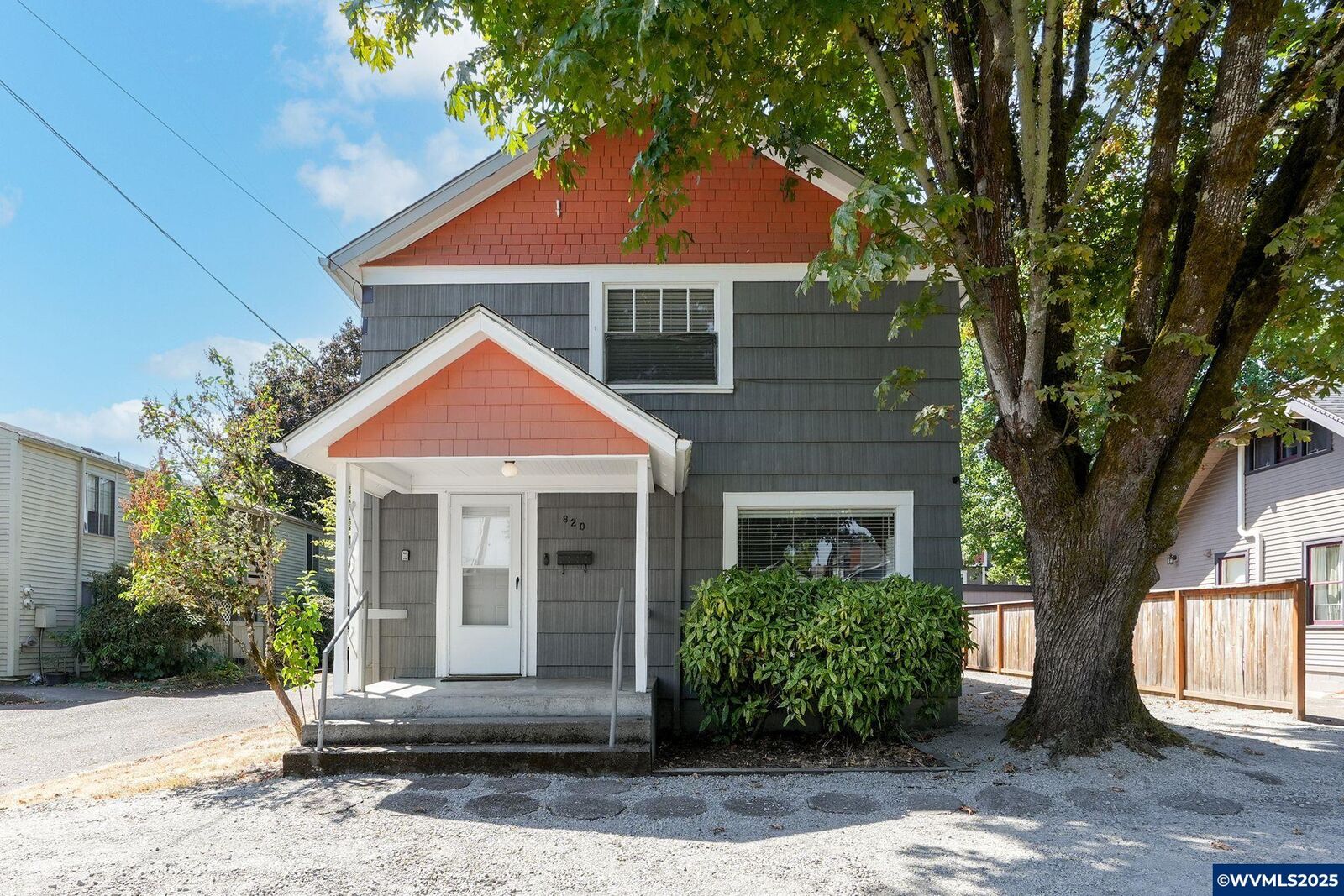 Property Photo: 820 SW C Av OR 97333