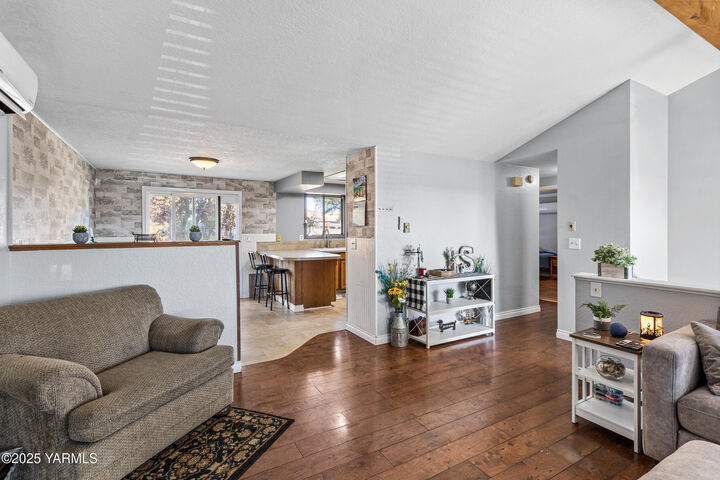 Property Photo: 1606 S 74th Ave WA 98908