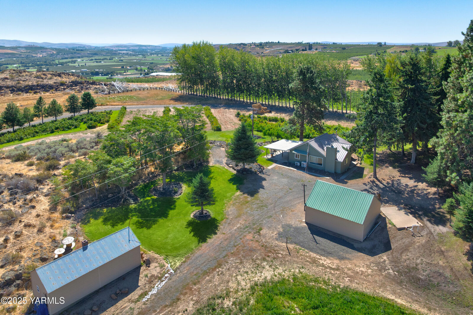 Property Photo: 1013 Potter Rd WA 98947