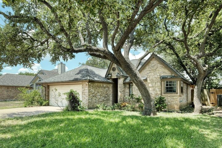 2208 E Raintree Path  Round Rock TX 78664 photo