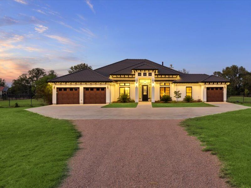 Property Photo:  106 Colorado Bluff  TX 78612 