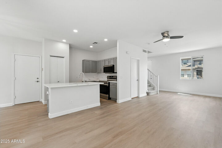 Property Photo: 1409 E Bloch Road AZ 85040
