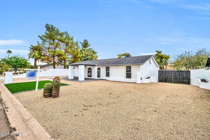 Property Photo: 4301 E Bluefield Avenue AZ 85032