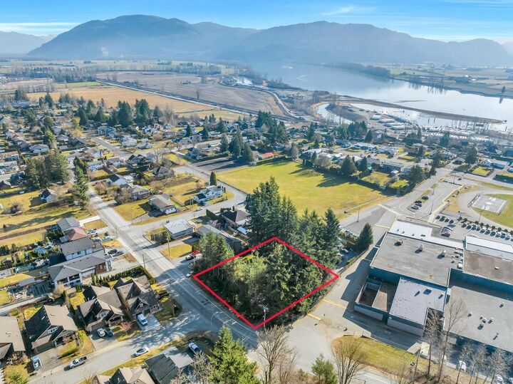 34870 Dewdney Trunk Road — photo 1