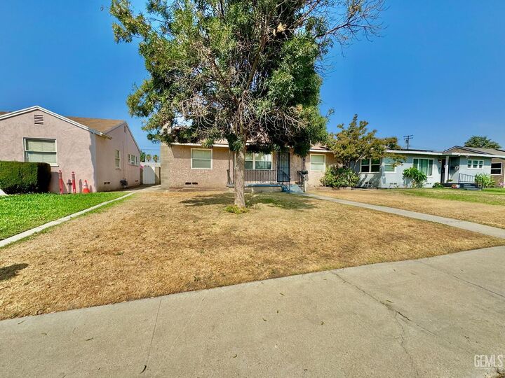 Property Photo: 321 Oakdale Drive CA 93309