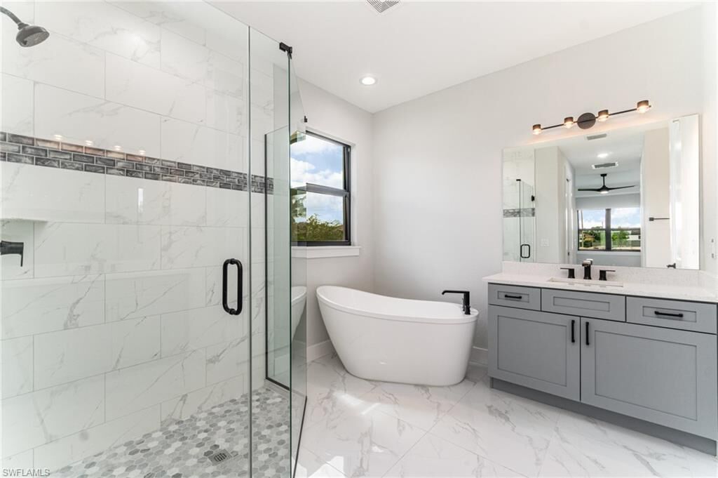 Property Photo:  4106 17th St SW  FL 33976 