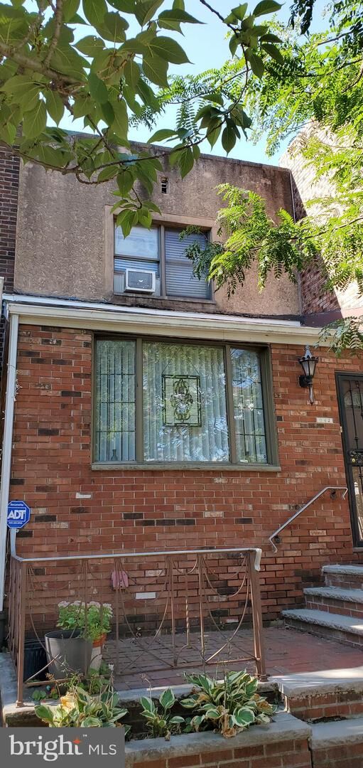 Property Photo: 942 Johnston Street PA 19148