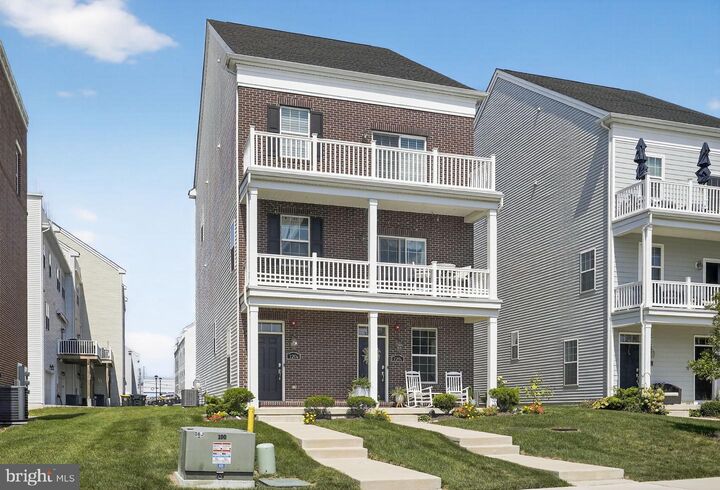 Property Photo: 120 Dock Street B PA 19020