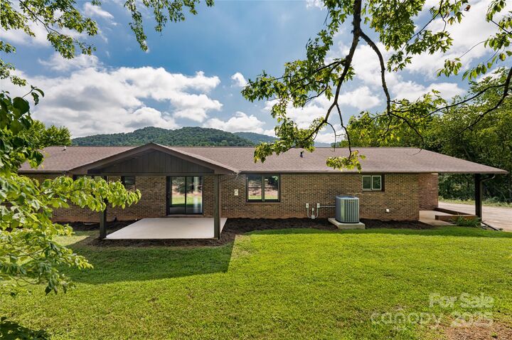 Property Photo: 36 Brooks Branch Road NC 28748