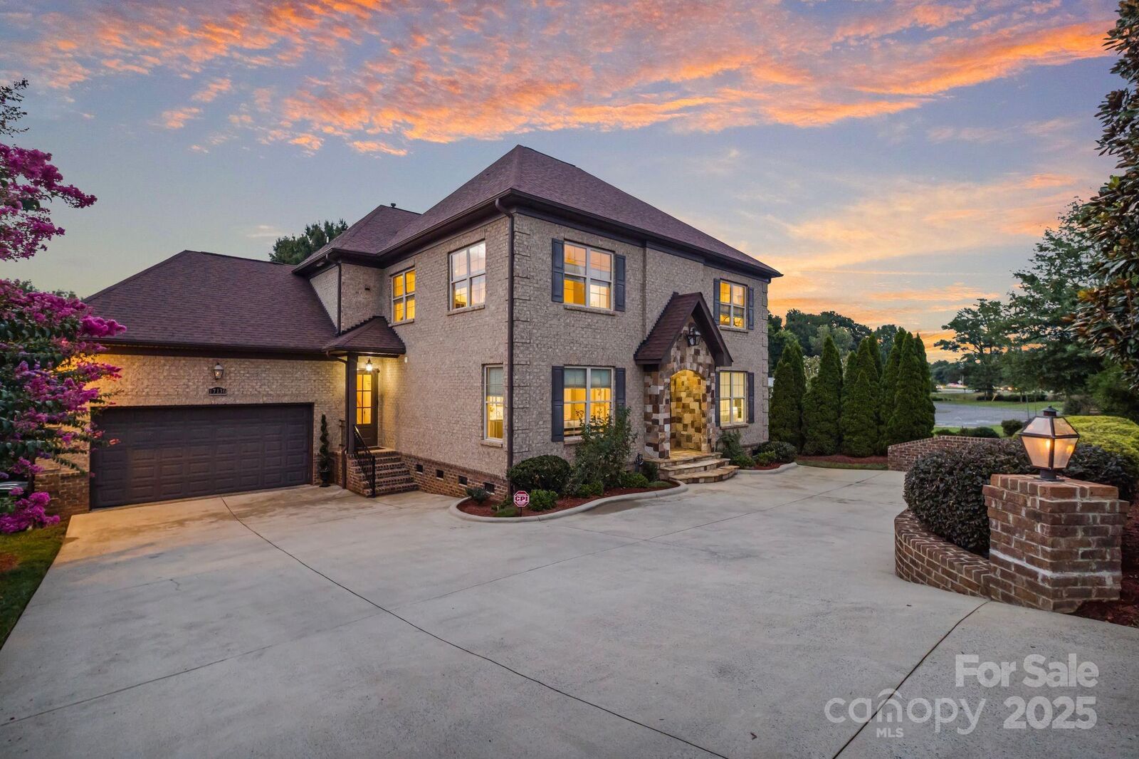 Property Photo:  17136 Carolina Academy Road  NC 28277 