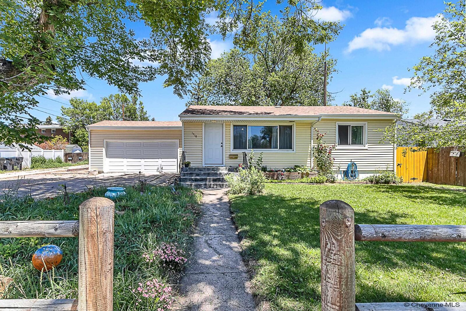 Property Photo: 1718 Newton Dr WY 82001
