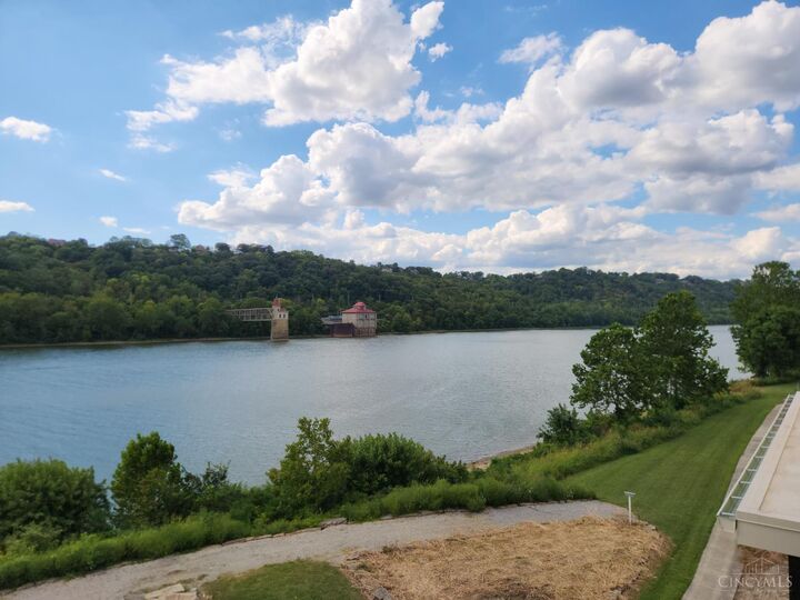 5751 Sanctuary Place  Cincinnati OH 45230 photo