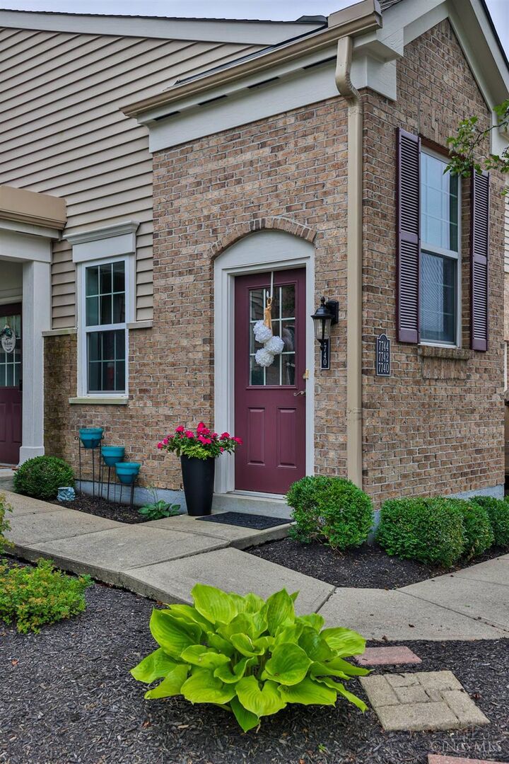 7740 Bridge Point Drive  Green Twp OH 45248 photo