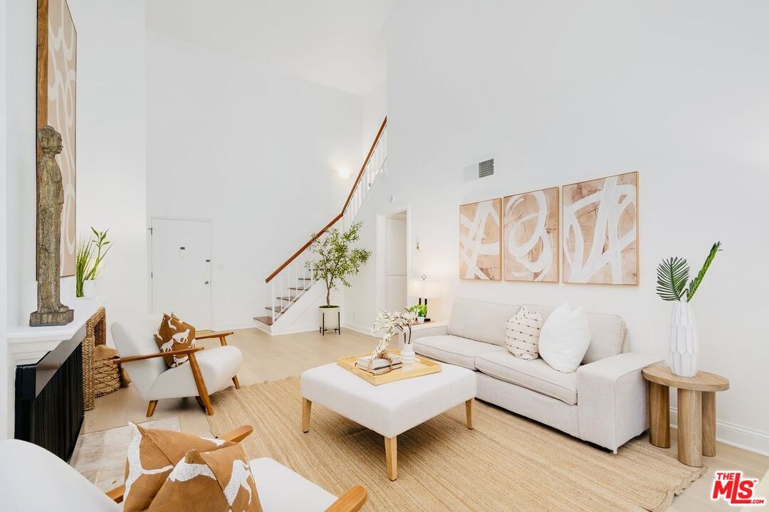 Property Photo: 9314 Summertime Ln CA 90230
