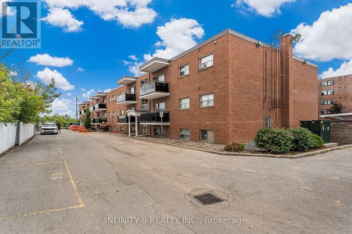 Property Photo:  264 Oakdale Avenue 301  ON L2P 2K4 