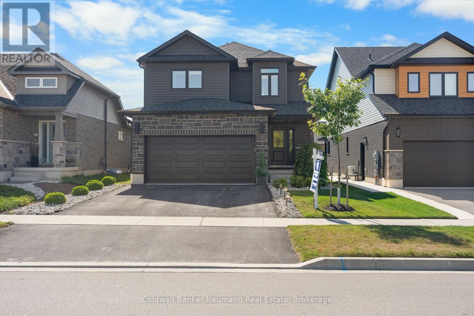 Property Photo:  43 York Street East  ON N0B 1S0 