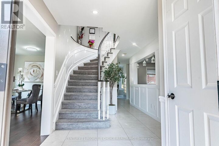 Property Photo:  414 Cundles Road West  ON L4N 7C2 