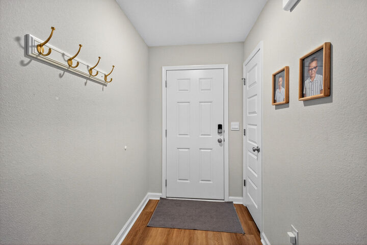 Property Photo: 525 Mary Lou Way FL 32539