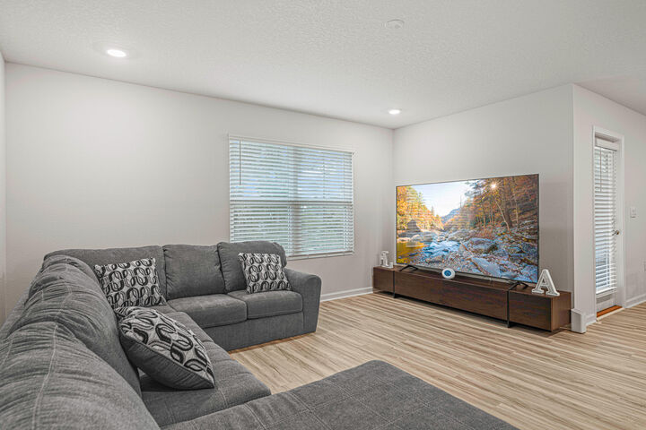 Property Photo: 2662 Saltgrass Way FL 32536