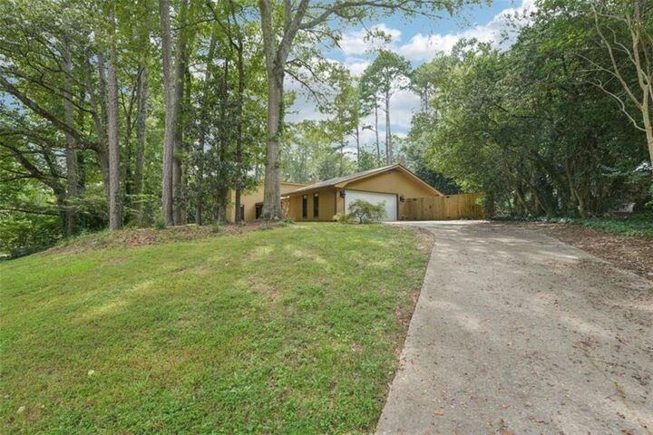 Property Photo:  382 Greenfield Court  GA 30068 