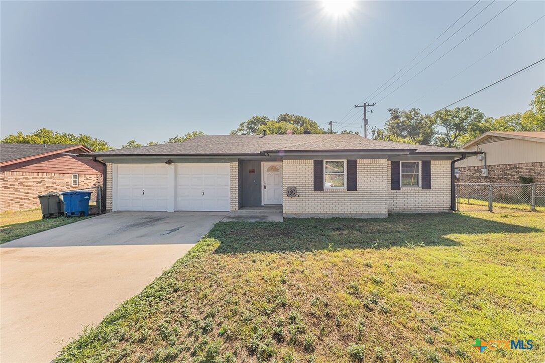 Property Photo: 1306 Dryden Avenue TX 76522