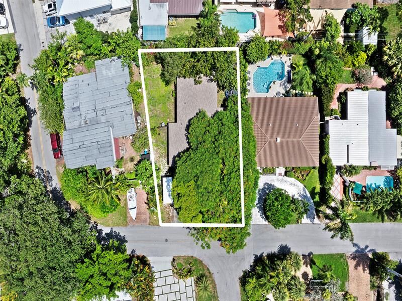 Property Photo: 1204 SE 13th Ter FL 33316
