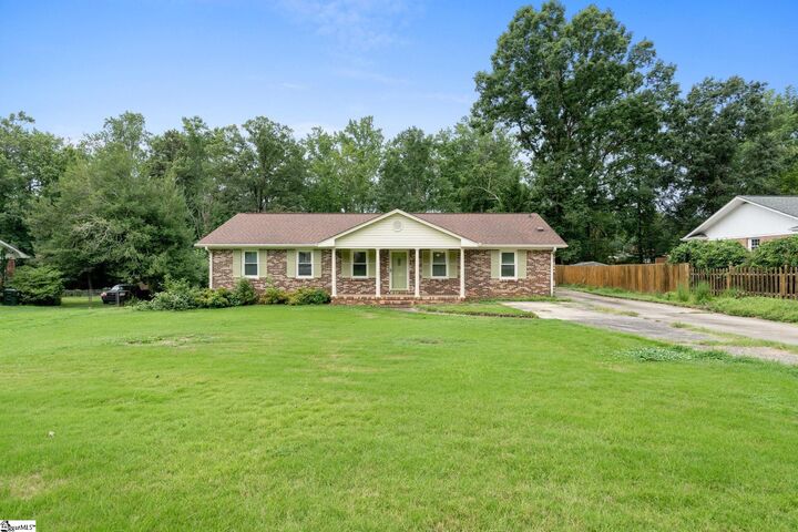 Property Photo: 314 Heathwood Drive SC 29687