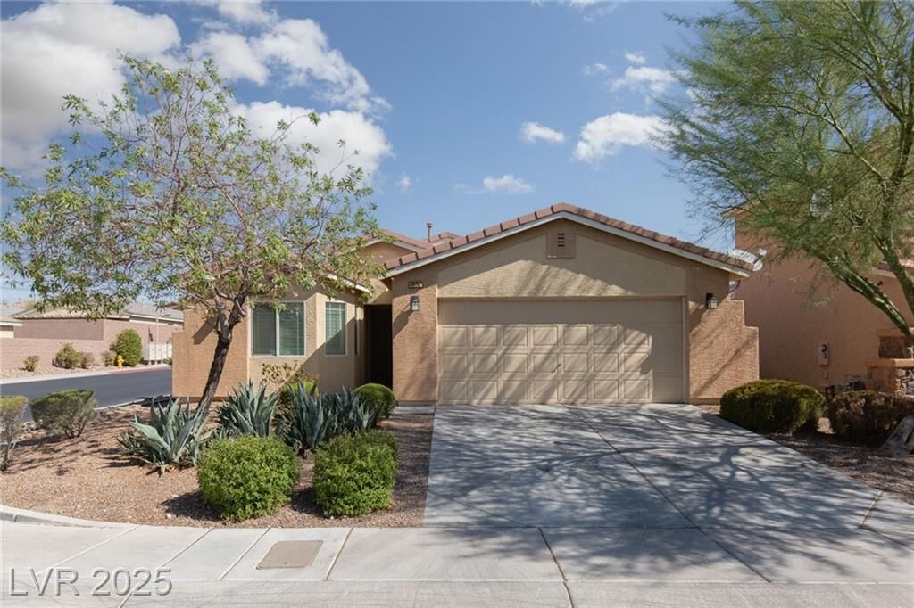 Property Photo: 7852 Whitlocks Mill Avenue NV 89147