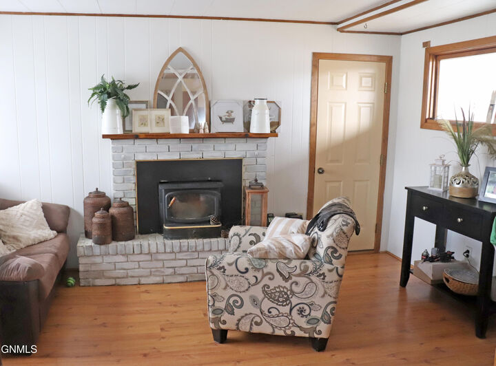 Property Photo: 1324 2nd Street ND 58501