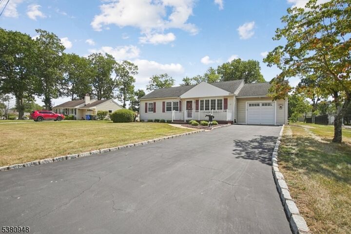 Property Photo:  18 Edgewood Ter  NJ 08807 