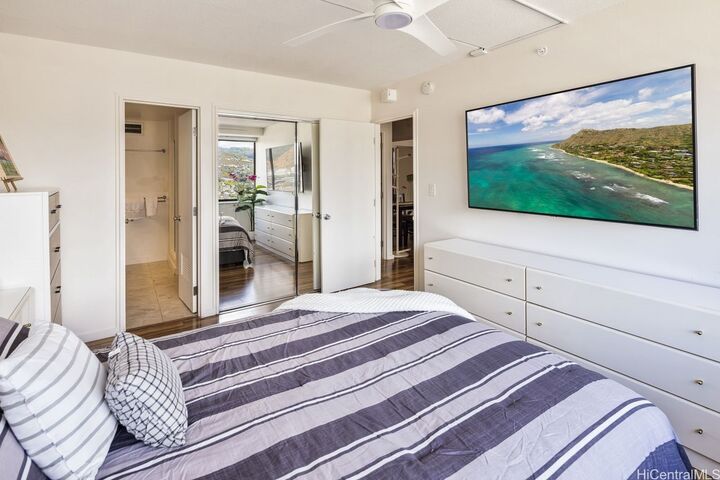 Property Photo:  2333 Kapiolani Boulevard 2707  HI 96826 