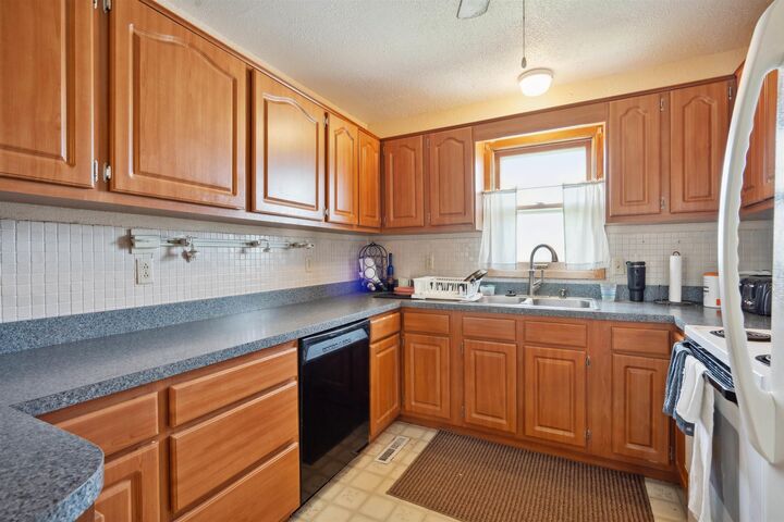 Property Photo: 108 SE 8th Street IA 50662