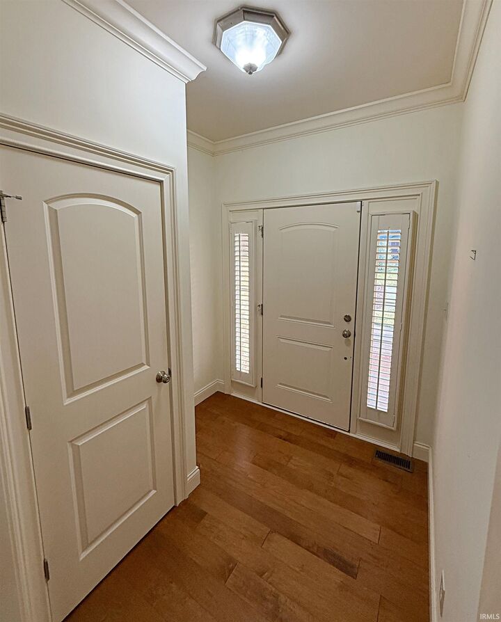 Property Photo: 6000 Glen Oak Court IN 47630