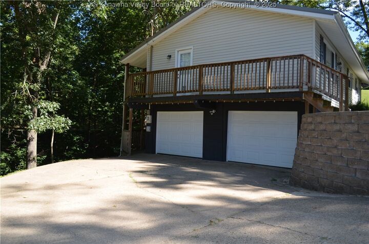 Property Photo:  115 Greenbrier Drive  WV 25271 