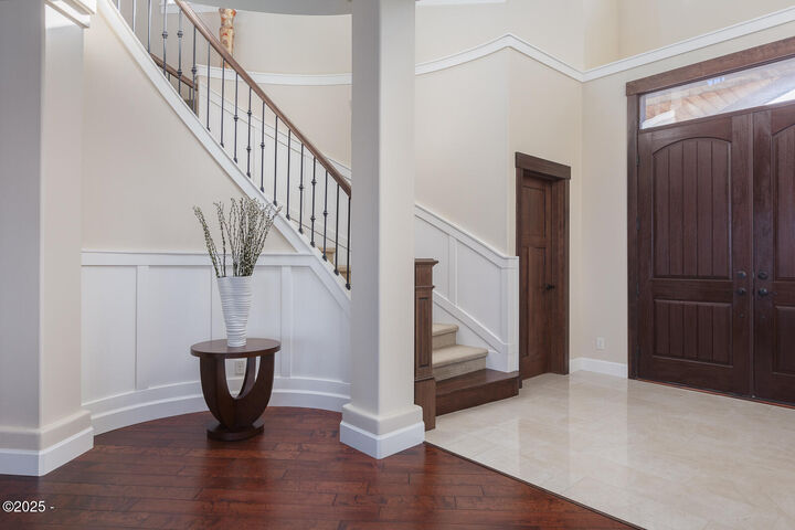 Property Photo:  5355 Haystack Drive  OR 97149 