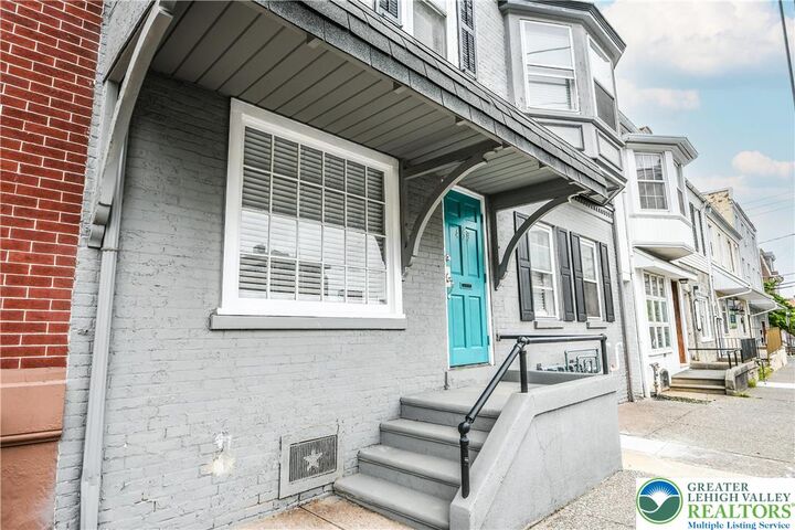 Property Photo: 459 W Linden 1-B PA 18102