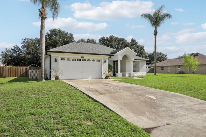 Property Photo: 13421 Biscayne Drive FL 32735