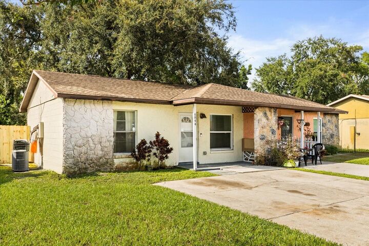 Property Photo: 6844 Longmeade Lane FL 32822